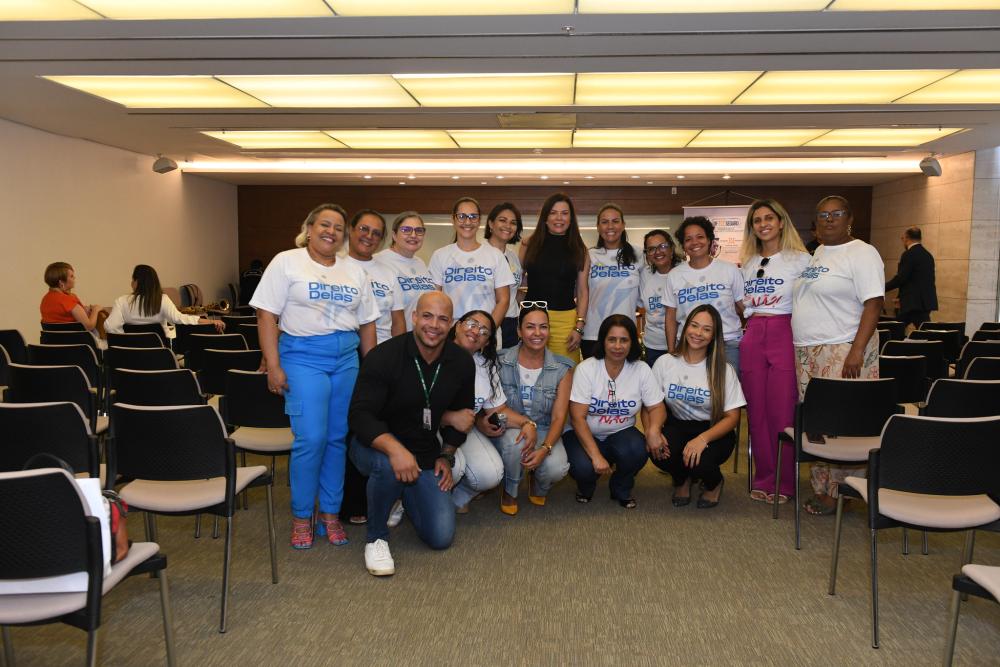 Capa da notícia: GDF firma acordo com shopping de Brasília para ações de prevenção à violência contra mulheres